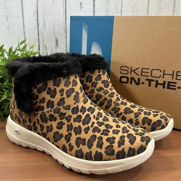 Skechers Animal Print On the Go Bundle Up Ankle Boots Size 6.5 - Picture 2 of 11